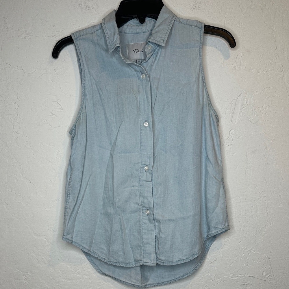 Rails Light Blue‎ Sleeveless Button Down Shirt